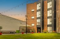 Unit 4 Elegant 1-BR Flat, Near bramall Lane, High Speed WIFI, Secure Parking - B&B Sheffield