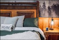 Warm and comforting 2 bedroom cabin with hot tub - B&B Pigeon Forge