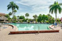 Dock, Pool and Tennis Courts Naples Resort Retreat! - B&B Naples