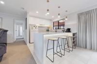 Inverloch Dual Retreat with Spa Bath 400m to Beach - Chambres d’hôtes Inverloch