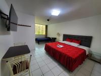 Habitación con cama extragrande.