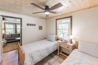 Bungalow, Lake Glenville, Amazing Views, & Sauna! - B&B Cullowhee