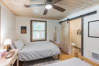 Bungalow, Lake Glenville, Amazing Views, & Sauna! - B&B Cullowhee
