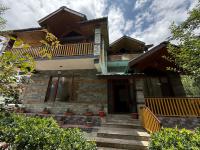 The Northwood Cottages Manali - Bed and Breakfast Manāli