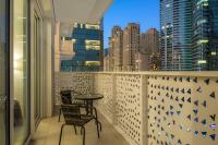 Stylish 1BR Apartment in JBR with Beach Access & Dubai Marina Views - Bed and Breakfast Dubai