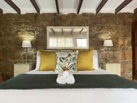 Queen Room with Garden View