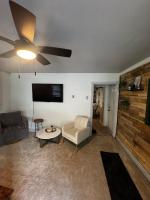 Spacious 3BR Northside Stay Master 2 Full Baths - B&B
