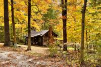 Hot Tub and Deck Cabin Hideaway in Brown County - B&B