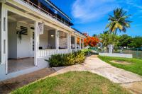 Dorado Del Mar Villa by PH - B&B