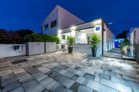 Tiny Pool House - B&B Vir