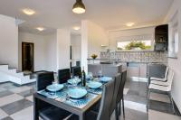 Holiday Home Dvori - Ferienwohnung Marčana