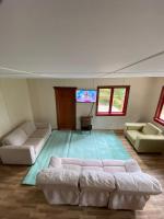 Cedar House Ocean View & Access - B&B Roberts Creek