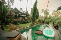 Tropical Kasbah with Riverside View - Beji Mas, Ubud - B&B Ubud