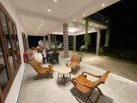 Dreibettzimmer mit Balkon