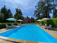 Grand Gîte chez Domaine Château de Bussolles - B&B Barrais-Bussolles