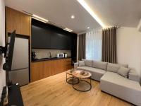 Dennys Apartments Villa at Komuna e Parisit - B&B Tirana