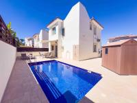 Villa Rena - 3BR Retreat near Kalamies Beach - B&B Paralímni