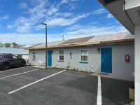 Cottage 36, Sunshine Suite - Dora Canal Court - a downtown, waterfront community - B&B Tavares