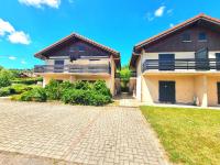 Charmant chalet - appartement avec chambre - terrasse - jardin- parking - proche toutes commodités et lac - calme - lisière de forêt - B&B Gérardmer