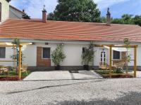 KukoriQ 1 Apartman - B&B Siklós