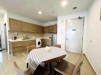 Sterling Homes at i-City - WiFi TV Box 1 Carpark - B&B Shah Alam