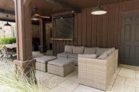 Cozy Private Basement Suite with heated pool - Bed and Breakfast Elora