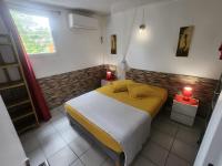 Apartment with Pool View 