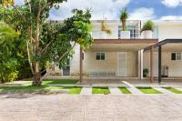 4 bedroom house- private pool! - B&B Cancún
