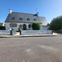 "La Familiale de Kerambigorn" grande maison dans un quartier calme, juste à coté de la superbe plage de Kerambigorn dans la station Balnéaire de Beg-Meil! - Chambres d'hôtes Fouesnant