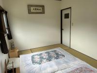 Standard Twin Room with Shared Bathroom