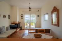 Blue Pearl-Beachfront Maisonette - B&B Níkiti