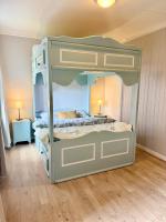 One-Bedroom Deluxe Apartment