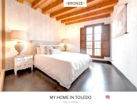 -BRONZE- by myhomeintoledo - B&B