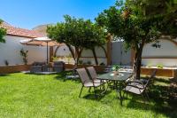 Duo Verde Celine Garden Apartment - B&B Kremasti