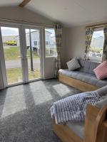 Well equipped beach caravan - B&B Leysdown-on-Sea