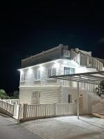 Appartement Ellara Penthouse - B&B Žrnovo