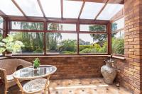 MOONGATE by BOURNECOAST - A Delightful Chalet Bungalow with a Garden and Parking - HB10672 - B&B Christchurch