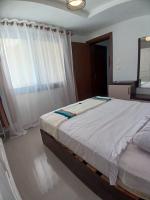 Apartamento de 1 dormitorio con vistas a la piscina