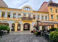 La Opt Apartments - Bed and Breakfast Oradea