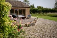 Bourton-on-the Water Cottage, Walk to Village, Firepit - B&B Bourton on the Water