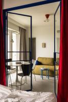 Cinema 1114 Quorum apartment with projector - Chambres d’hôtes Wrocław