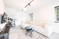 Luxe Villa near Antwerp - 10 min from Tomorrowland - B&B Aartselaar