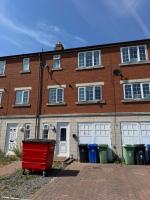 Spacious, Sleeps 14, 3 bathrooms, Central, Parking, Grimsby - B&B