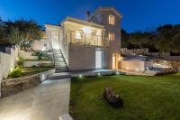 Private Villa Carica with Heated Pool, Omis, Tugare - B&B Tugare