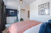 Stunning Manchester House by PureStay - 8 beds with Free Parking - Bed and Breakfast Manchester