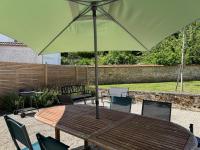 Potentille - Village center apartment - Ferienwohnung Saint-Martin-de-Bréthencourt