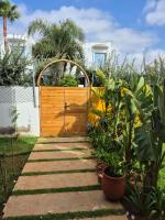 Beach Villa with Private Pool, Ideal for Families - B&B Casablanca