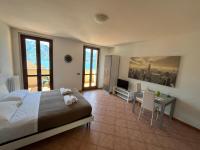 Studio mit Balkon