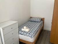 Single room #4 with shared bathroom - B&B Edinburgh