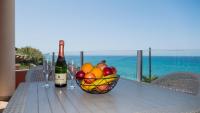 Nias Beachfront Apartments close by to Sidari - B&B
